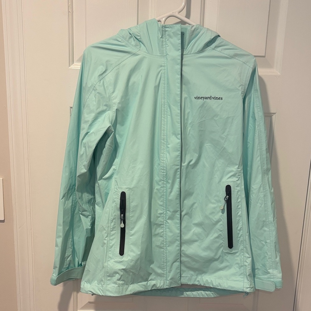 Vineyard Vines water proof aqua hooded jacket